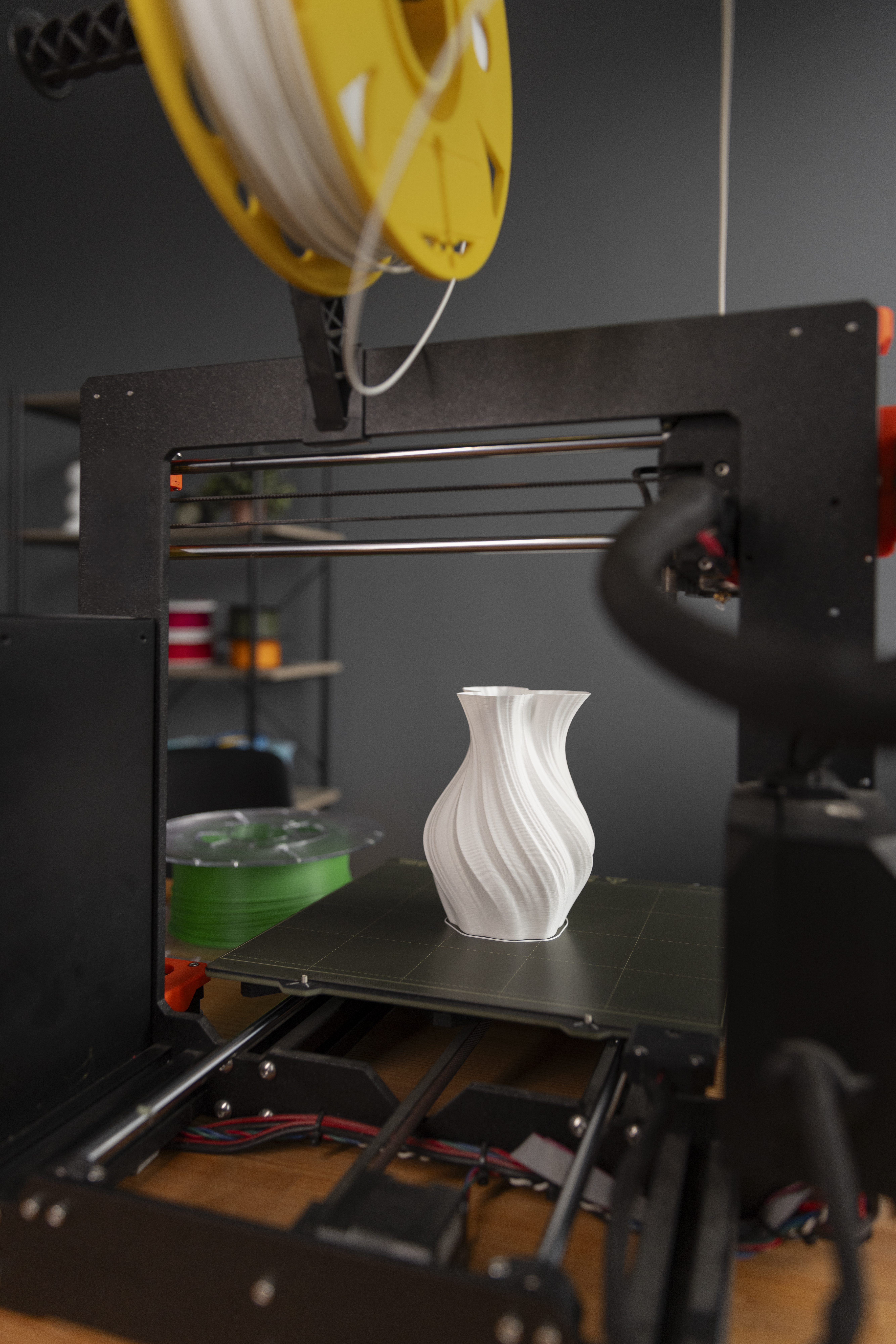 designer-using-3d-printer